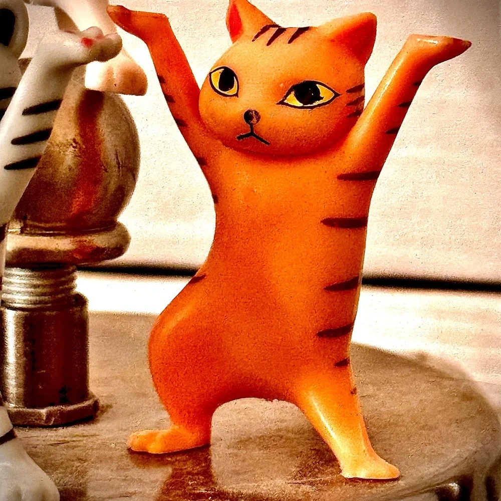 Set of FIVE FELINE FIGURES!
